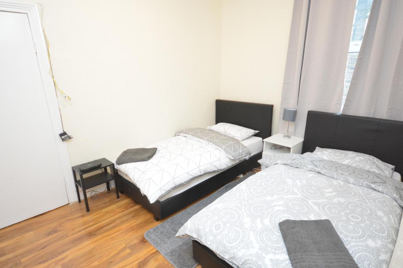 Cheerful 4 Bedroom House In Greater London Bagian luar foto